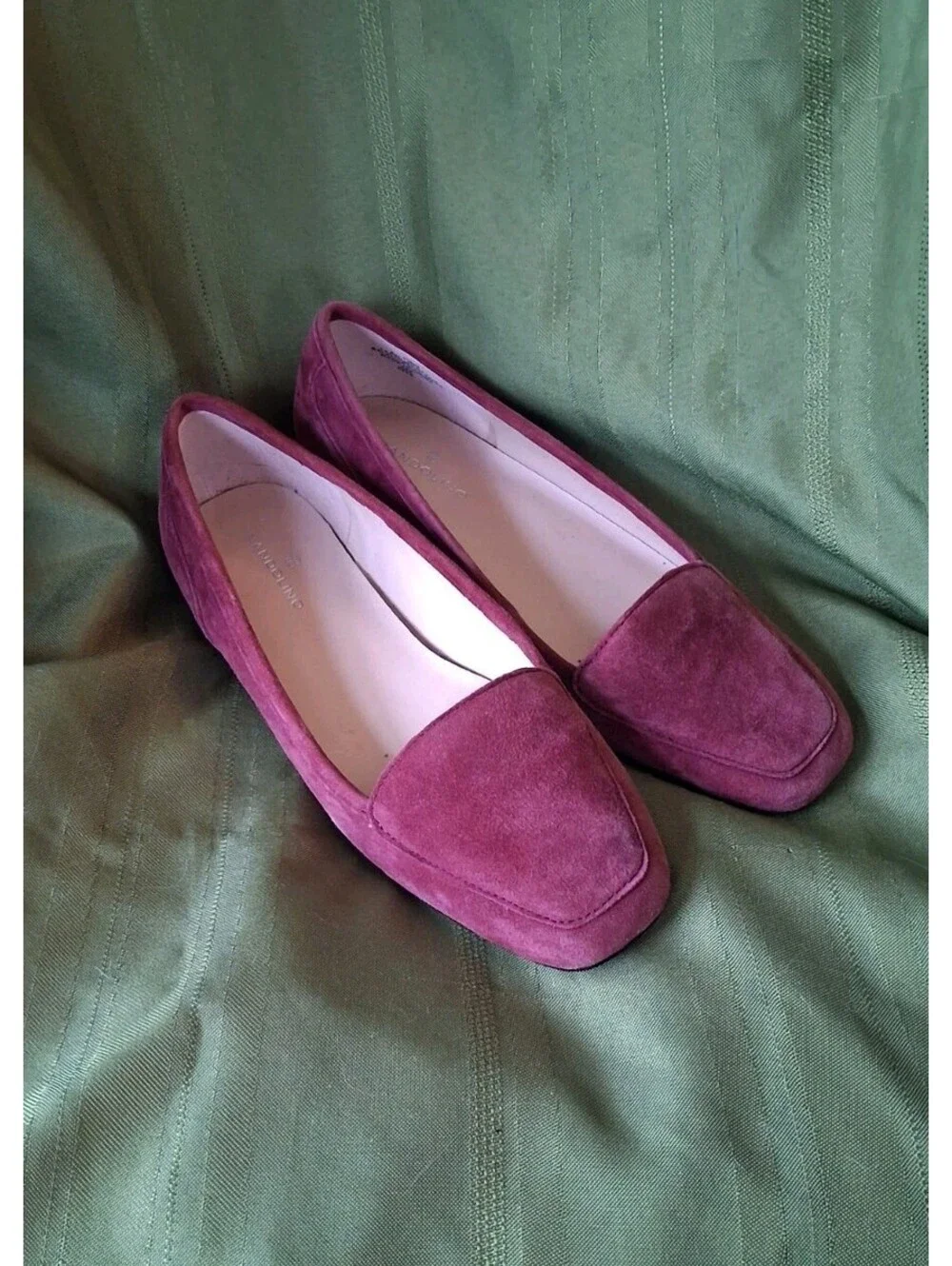 Bandolino Mulberry Velvet Loafers Size 7.5 Lightly Worn, Good Condition